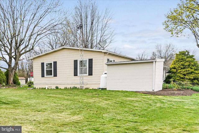 29 CAROL ANN DR, Lebanon, PA 17046