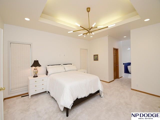 11342 Pine Street, Omaha, NE 68144