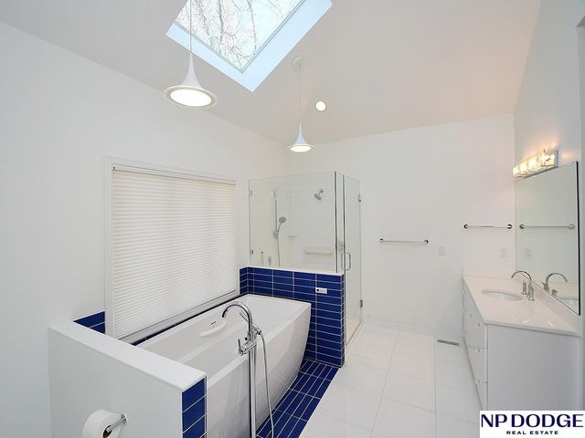 11342 Pine Street, Omaha, NE 68144