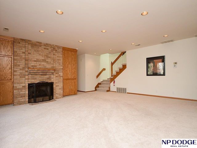 11342 Pine Street, Omaha, NE 68144