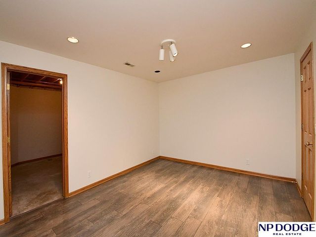 11342 Pine Street, Omaha, NE 68144