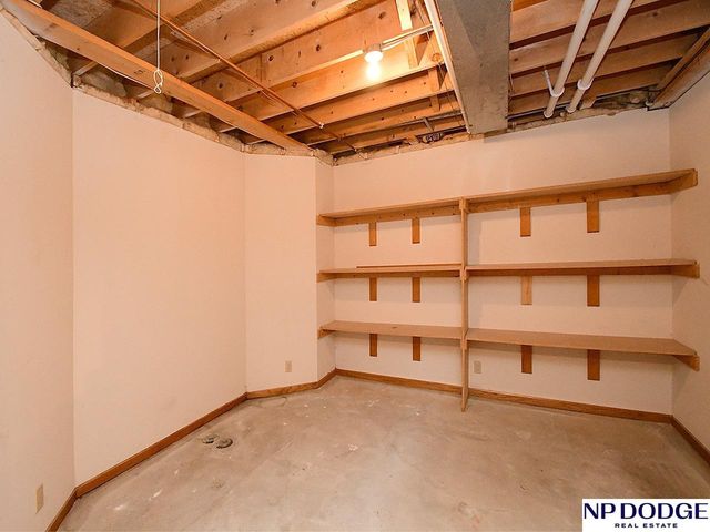 11342 Pine Street, Omaha, NE 68144