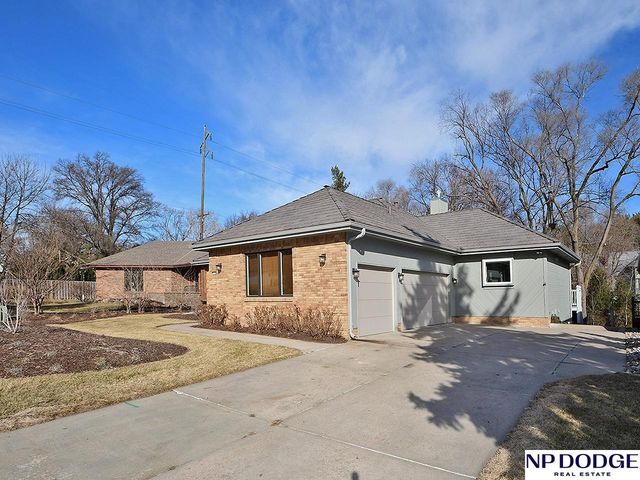 11342 Pine Street, Omaha, NE 68144