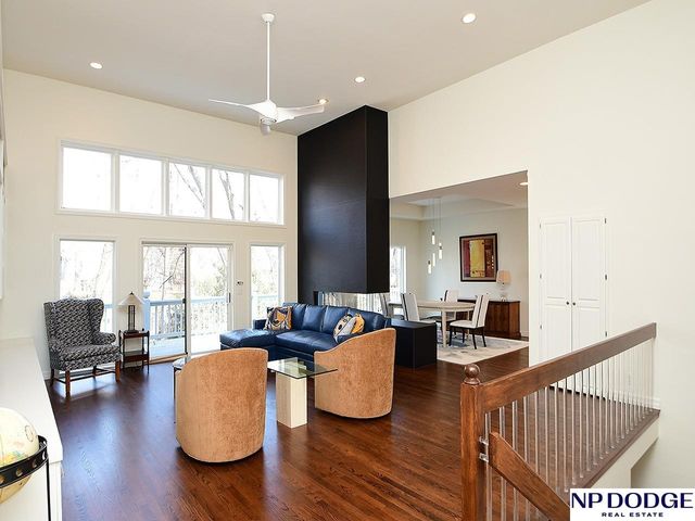 11342 Pine Street, Omaha, NE 68144