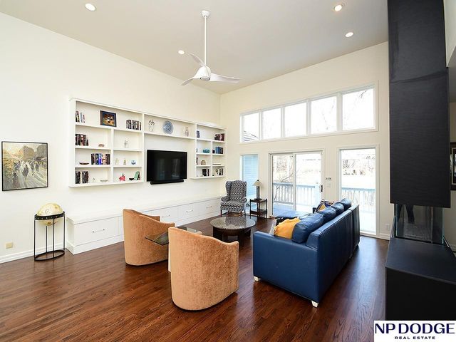 11342 Pine Street, Omaha, NE 68144