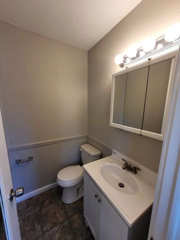 18455 W Meadow Lane, Gurnee, IL 60031
