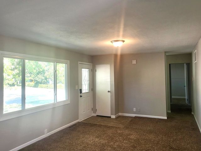 18455 W Meadow Lane, Gurnee, IL 60031