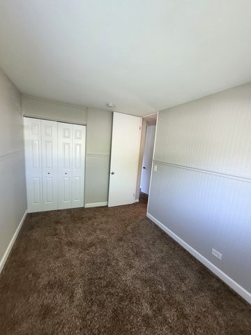 18455 W Meadow Lane, Gurnee, IL 60031