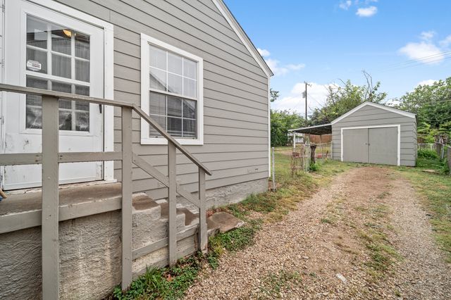3324 W Clarendon Drive, Dallas, TX 75211