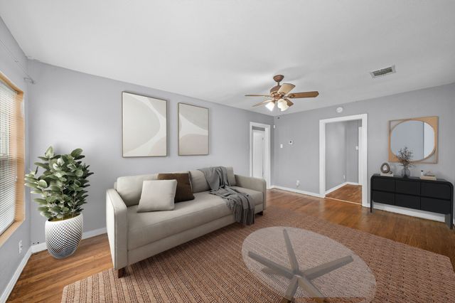 3324 W Clarendon Drive, Dallas, TX 75211