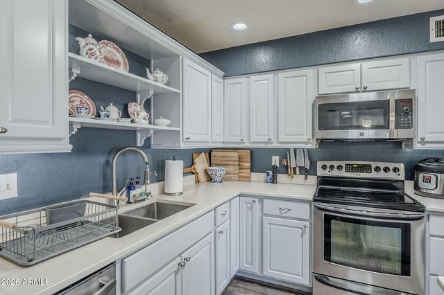 1022 W Apollo Avenue, Tempe, AZ 85283