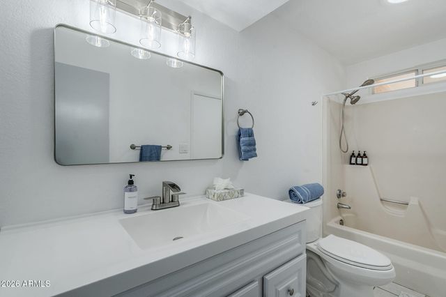1022 W Apollo Avenue, Tempe, AZ 85283