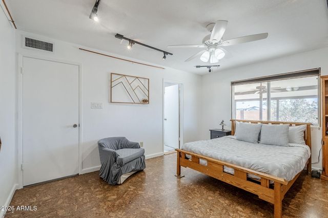 1022 W Apollo Avenue, Tempe, AZ 85283
