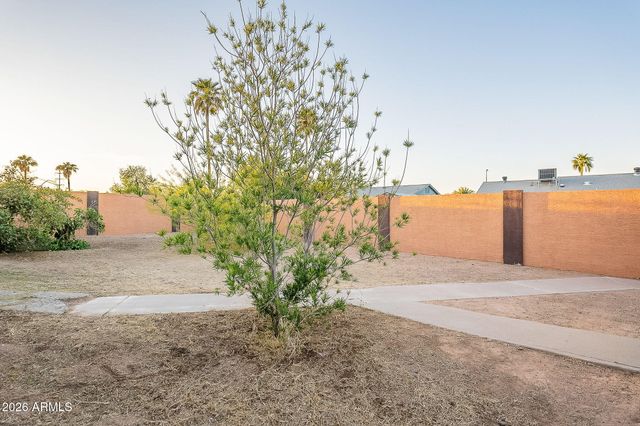 1022 W Apollo Avenue, Tempe, AZ 85283