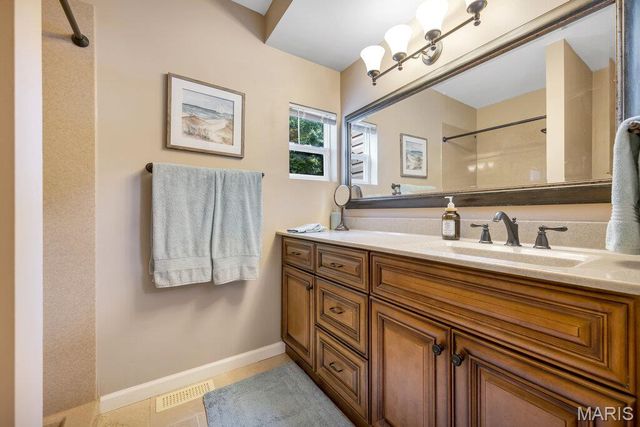 10 Lake Port Court, St Peters, MO 63376