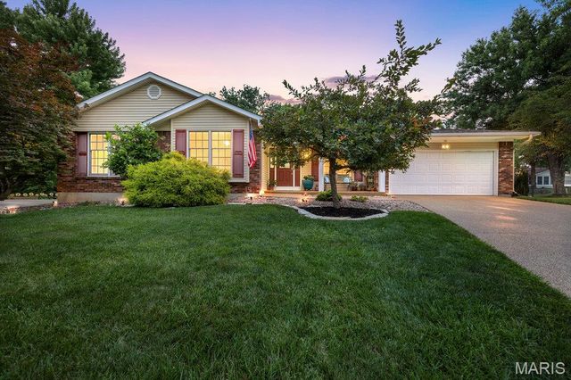 10 Lake Port Court, St Peters, MO 63376