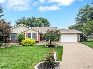10 Lake Port Court, St Peters, MO 63376