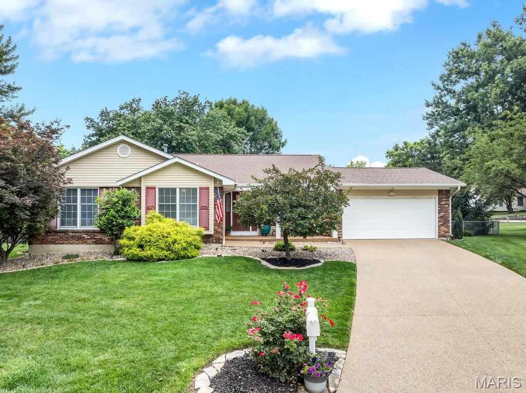 10 Lake Port Court, St Peters, MO 63376