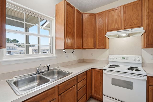 133 Lake Jogassee Drive, Summerville, SC 29485