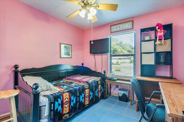 904 Conway DR, San Marcos, TX 78666