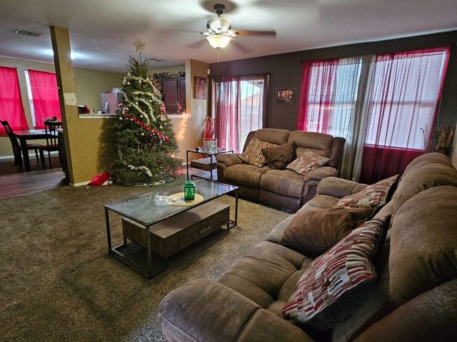 237 Crescent Ridge Drive, Fort Worth, TX 76140