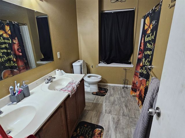 237 Crescent Ridge Drive, Fort Worth, TX 76140