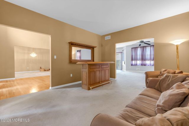 2321 Donna Dee Court, Toms River, NJ 08755