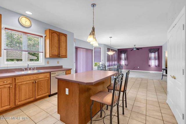 2321 Donna Dee Court, Toms River, NJ 08755