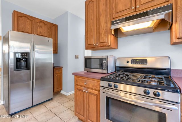 2321 Donna Dee Court, Toms River, NJ 08755
