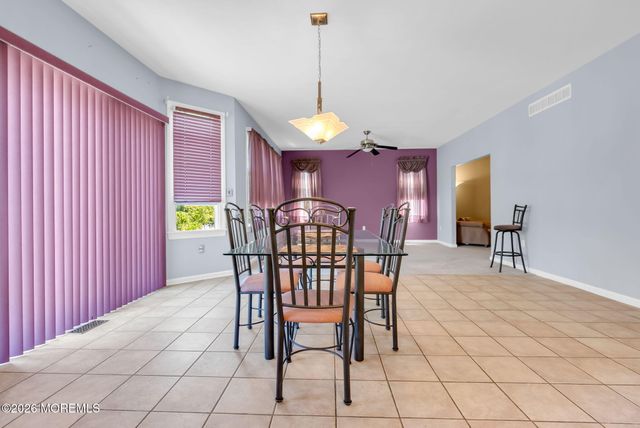 2321 Donna Dee Court, Toms River, NJ 08755