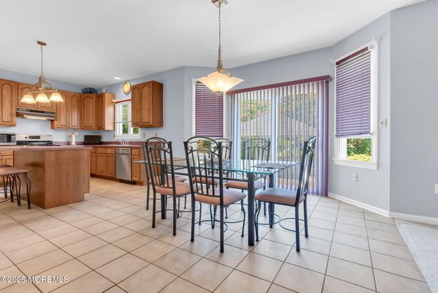 2321 Donna Dee Court, Toms River, NJ 08755
