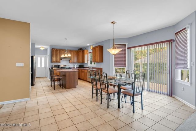 2321 Donna Dee Court, Toms River, NJ 08755