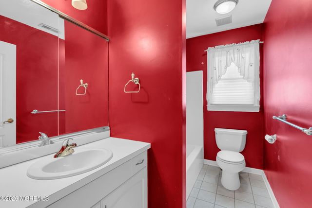2321 Donna Dee Court, Toms River, NJ 08755