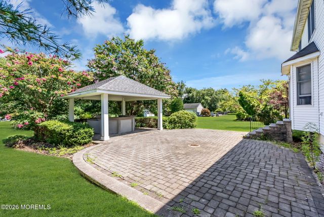 2321 Donna Dee Court, Toms River, NJ 08755