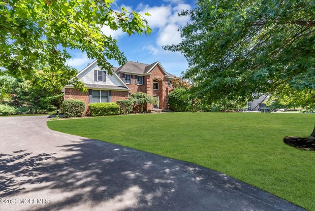2321 Donna Dee Court, Toms River, NJ 08755