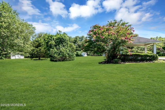 2321 Donna Dee Court, Toms River, NJ 08755