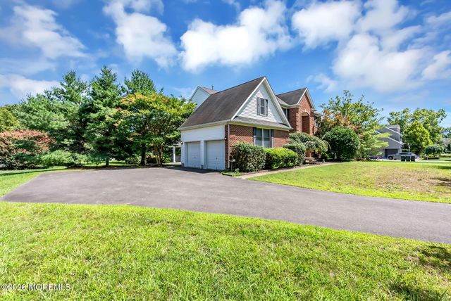 2321 Donna Dee Court, Toms River, NJ 08755
