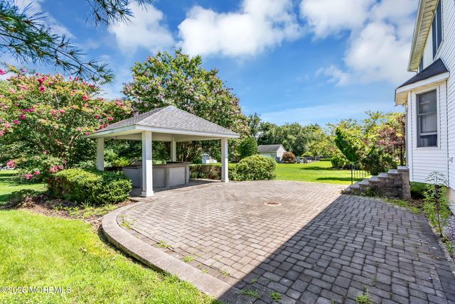 2321 Donna Dee Court, Toms River, NJ 08755