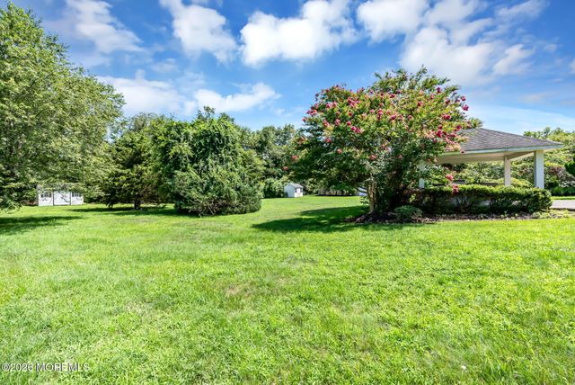 2321 Donna Dee Court, Toms River, NJ 08755