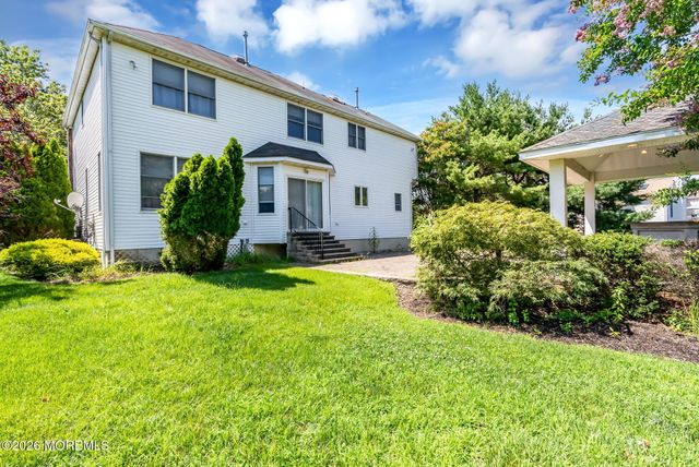 2321 Donna Dee Court, Toms River, NJ 08755