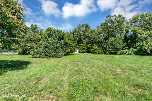 2321 Donna Dee Court, Toms River, NJ 08755
