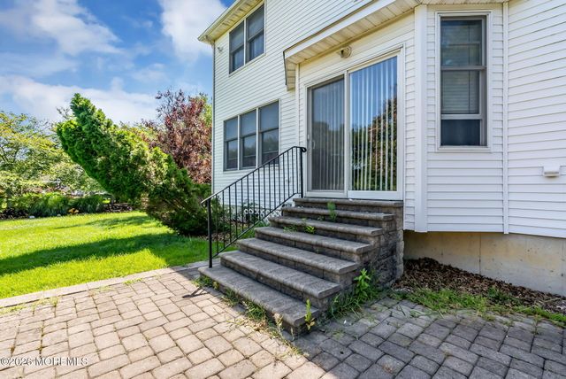 2321 Donna Dee Court, Toms River, NJ 08755