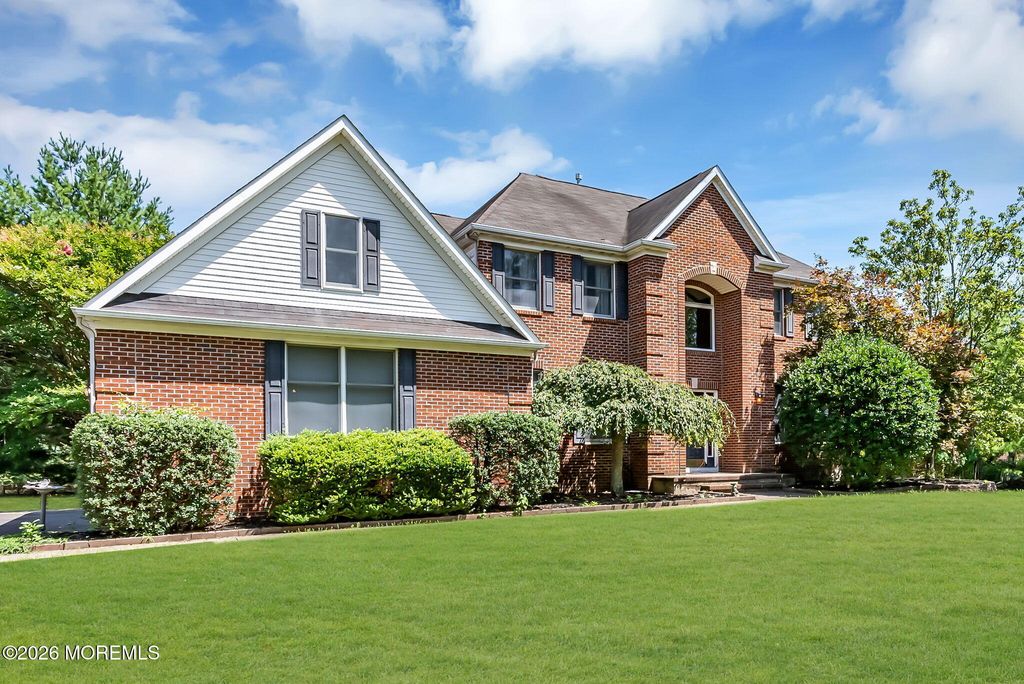 2321 Donna Dee Court, Toms River, NJ 08755