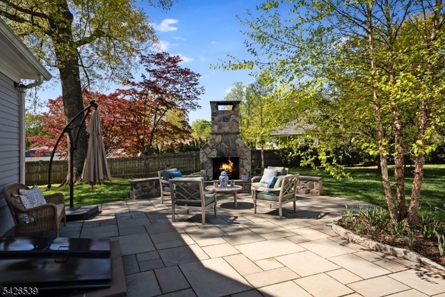 201 Mountain Ave, North Caldwell Boro, NJ 07006