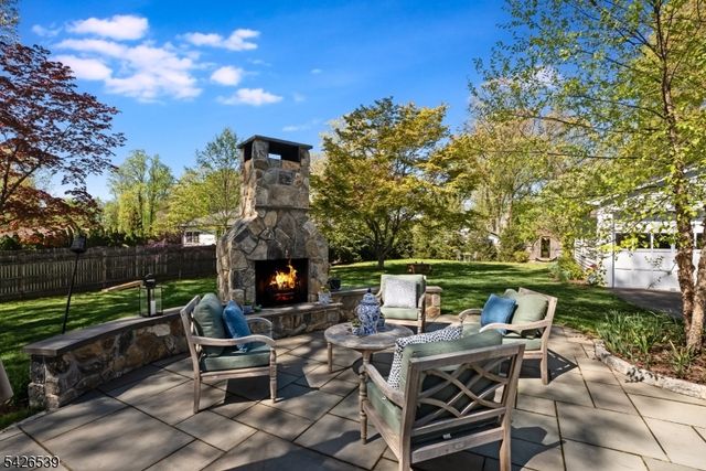 201 Mountain Ave, North Caldwell Boro, NJ 07006