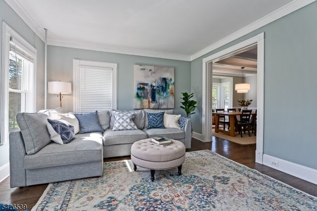 201 Mountain Ave, North Caldwell Boro, NJ 07006