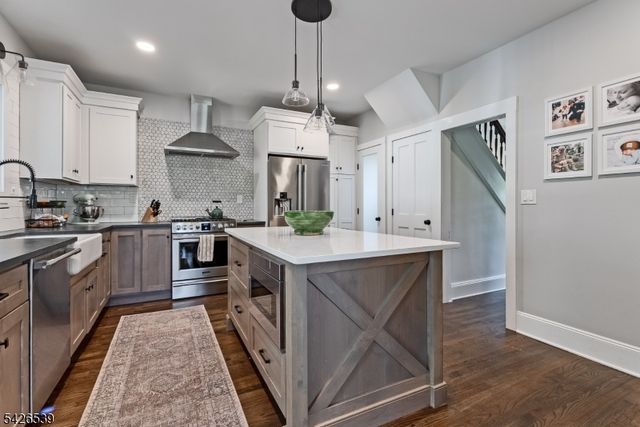 201 Mountain Ave, North Caldwell Boro, NJ 07006