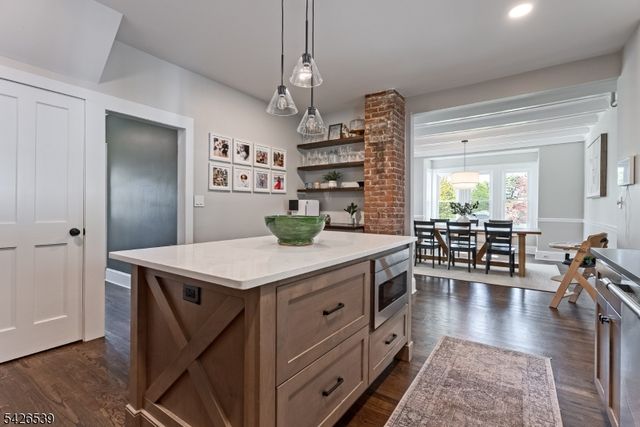 201 Mountain Ave, North Caldwell Boro, NJ 07006