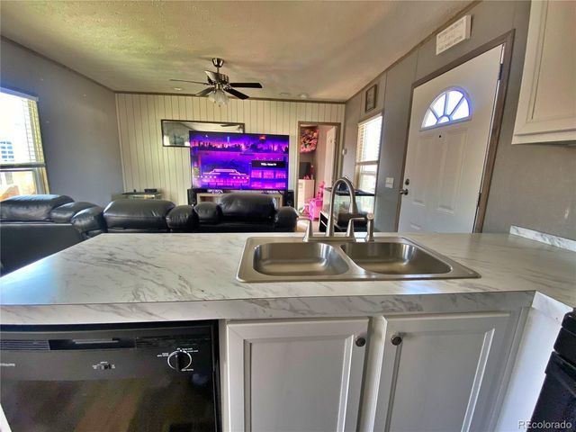 5971 E 69th Avenue, Commerce City, CO 80022