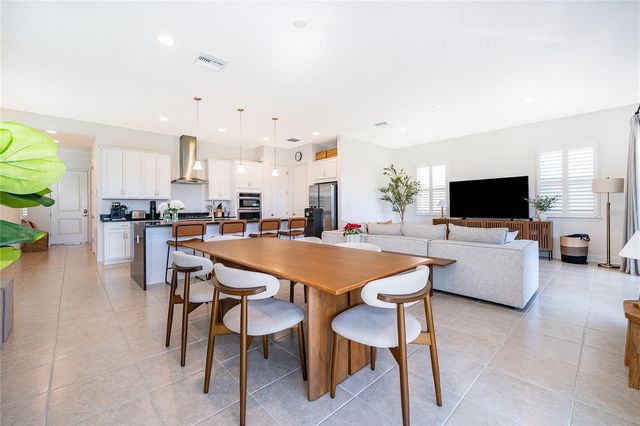 8124 MABURY LANE, Orlando, FL 32832